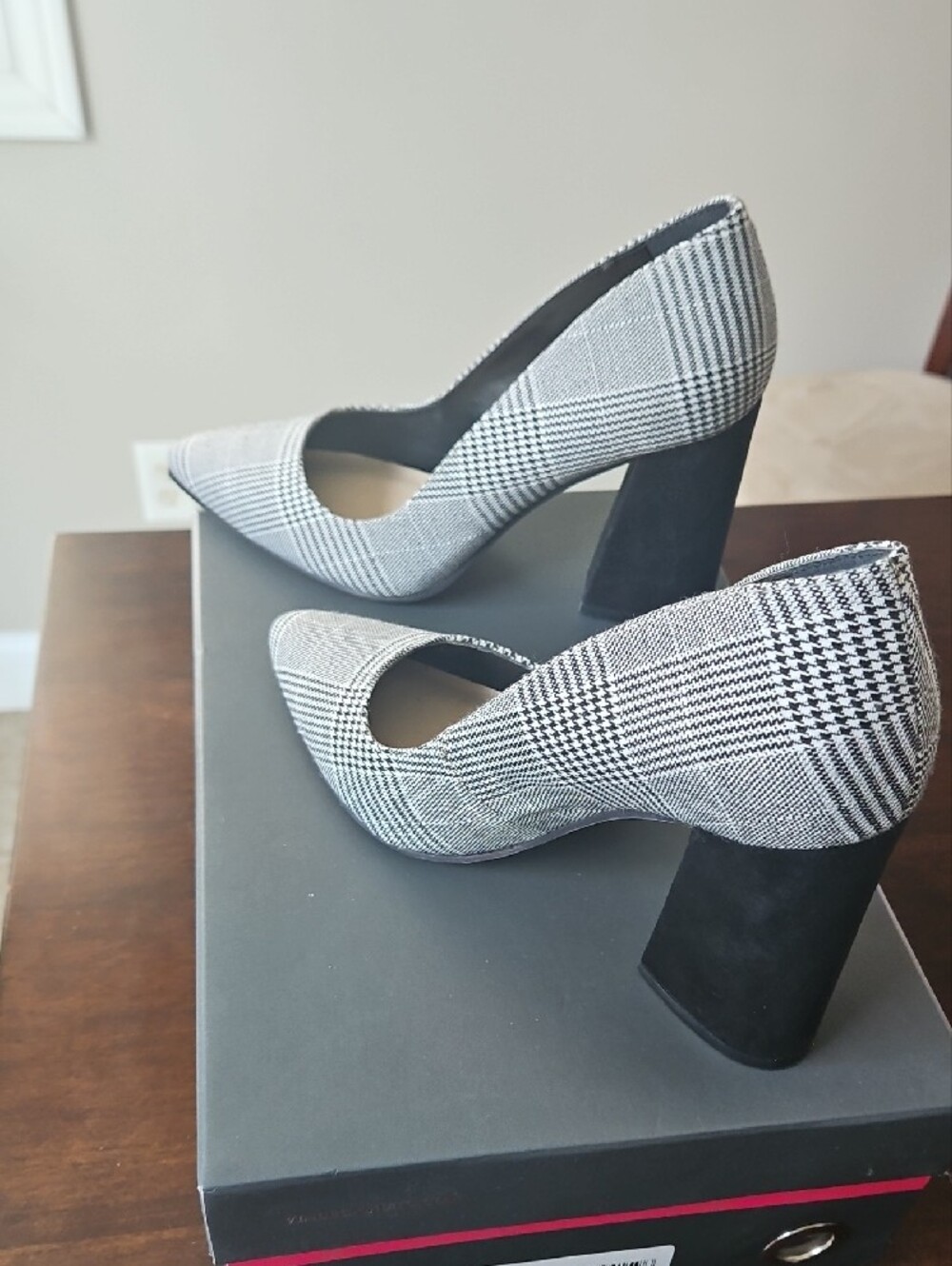 Classic Black & White Plaid Pointed-Toe Pumps - Picture 4 of 4